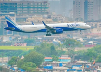 Cyclonic Storm DITWAH: हवाई सेवा पर चक्रवाती तूफान ‘दित्वा’ का होगा असर; एयर इंडिया और IndiGo ने जारी की एडवाइजरी…