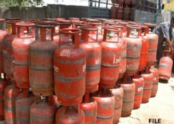 Free LPG Cylinder Subsidy Scheme: इन महिलाओं को नहीं मिलेगा मुफ्त गैंस सिलेंडर सब्सिडी का लाभ, तुरंत करें ये काम