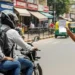 New Traffic Rules: बाइक और स्कूटी के पीछे बैठने वाले के लिए भी हेलमेट अनिवार्य, वरना कटेगा भारी चालान