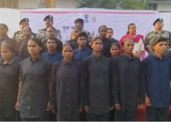 Chhattisgarh News; छत्तीसगढ़ में सुरक्षाबलों को मिली बड़ी सफलता, 28 नक्सलियों ने एक साथ किया आत्मसमर्पण