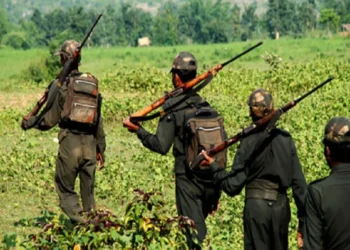 Naxal Encounter In Sukma: छत्तीसगढ़ में सुरक्षाबलों और नक्सलियों के बीच मुठभेड़ में तीन खूंखार नक्सली ढेर… रुक-रुककर हो रही फायरिंग