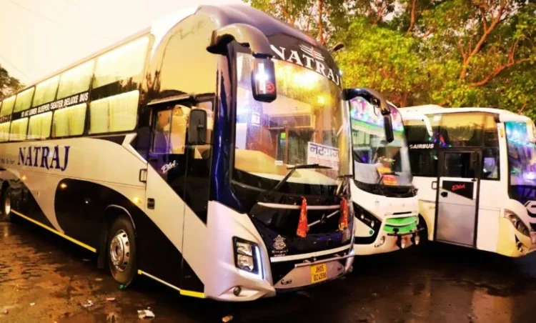 Sleeper Coach Buses Remove Instructions: देशभर में स्लीपर बसों पर लगेगा बेन? बढ़ती सड़क हादसा लेकर सरकार का बड़ा फैसला.