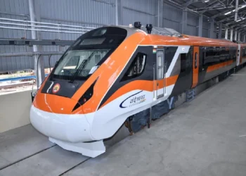 Vande Bharat Express Trains: देश को 8 नवंबर को मिलेगी 4 नई वंदे भारत एक्सप्रेस ट्रेन, यहां चेक करें रूट और किराए से जुड़ी डिटेल्स