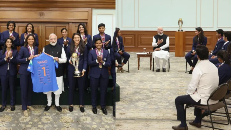 वर्ल्ड चैंपियंस से मिले PM मोदी, टीम इंडिया ने गिफ्ट में दी ऑटोग्राफ की हुई स्पेशल जर्सी