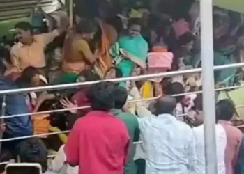 Srikakulam Temple Stampede: वेंकटेश्वर स्वामी मंदिर में मची भगदड़, 9 श्रद्धालुओं की मौत, कई घायल…