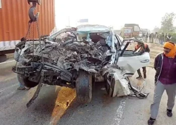 Gwalior-Jhansi Highway Accident: भीषण सड़क हादसा, तेज रफ्तार कार ट्रैक्टर-ट्रॉली में घुसी, पांच लोगों की दर्दनाक मौत