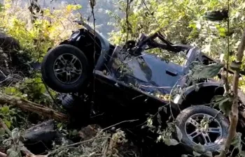 Maharashtra Accident: भीषण सड़क हादसा; 400 फुट गहरी खाई में एसयूवी गिरने से छह लोगों की दर्दनाक मौत