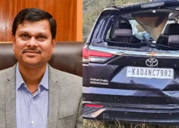 कर्नाटक: सड़क हादसे में सीनियर आईएएस अधिकारी समेत 3 लोगों की मौत, शादी में समारोह में जाते वक्त पलटी कार