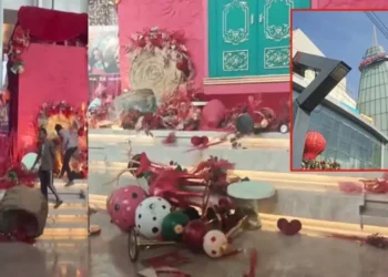 Chhattisgarh latest news: छत्तीसगढ़ बंद के दौरान भड़के हिन्दू संगठन के कार्यकर्ता ने रायपुर मैग्नेटो मॉल में घुसकर की तोड़फोड़, क्रिसमस की सजावट को किया क्षतिग्रस्त