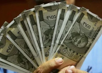 8th Pay Commission: सरकारी कर्मचारियों के लिए बड़ी खुशखबरी! DA-DR को लेकर सरकार ने किया बड़ा ऐलान…