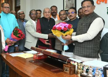 मुख्यमंत्री श्री साय से अखिल भारतीय राष्ट्रीय महासभा हल्बा हल्बी आदिवासी समाज के प्रतिनिधि मंडल के सदस्यों ने सौजन्य मुलाकात की