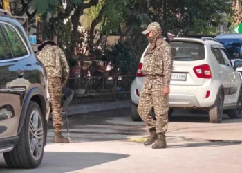 Chhattisgarh Samachar: छत्तीसगढ़ में आयकर विभाग की ताबड़तोड़ कार्रवाई, लोहा कारोबारियों के 40 ठिकानों पर एक साथ छापा.. 100 से ज्यादा CRPF जवान शामिल