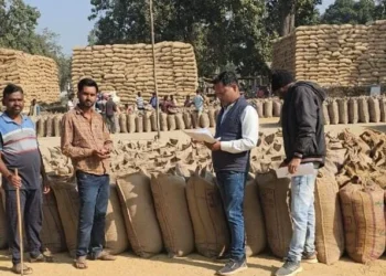 Raigarh News: किसानों को समर्थन मूल्य पर उनके वास्तविक धान विक्रय करने के कोई परेशानी ना हो–कलेक्टर