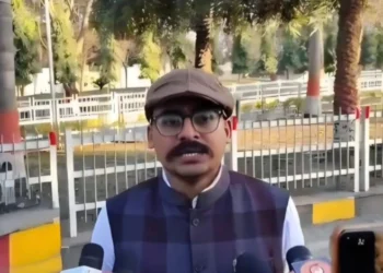 Raigarh News: जिंदल की विवादित जनसुनवाई निरस्त होने के संकेत, प्रशासन ने बढ़ाए कदम घरघोड़ा SDM बोले— ग्रामीण प्रतिनिधिमंडल से हुई पहली दौर की बातचीत, आंदोलन को मिली बड़ी सकारात्मक बढ़त