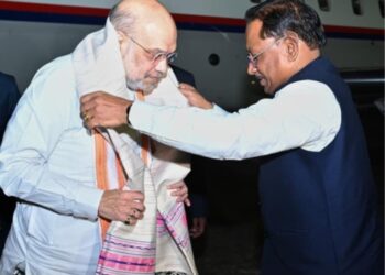 मुख्यमंत्री श्री विष्णु देव साय ने केंद्रीय गृह मंत्री श्री अमित शाह का स्वामी विवेकानंद विमानतल पर किया आत्मीय स्वागत