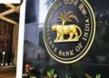 RBI Report 2024-25: गलत बिक्री पर लगेगा ब्रेक! RBI वित्तीय उत्पादों की गलत बिक्री रोकने के लिए व्यापक नियम जारी करेगा