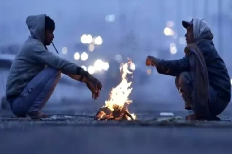 Chhattisgarh Cold Alert: छत्तीसगढ़ में अगले 24 घंटे तक शीत लहर की चेतावनी, तापमान में और गिरावट के आसार