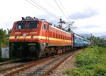 Vaishali Express Fare: रेलवे ने यात्रियों को दी बड़ी राहत, सस्‍ता हुआ इस ट्रेन का ट‍िकट; 75 रुपये तक घटे दाम