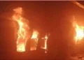 Train Fire: टाटानगर-एर्नाकुलम एक्सप्रेस में AC कोच में लगी भीषण आग, 1 की मौत: यात्रियों ने चेन खींचकर ट्रेन रुकवाई,