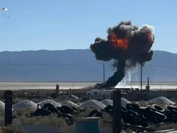 California Jet Crash: बड़ा हादसा, प्रशिक्षण मिशन के दौरान F-16 फाइटर जेट हुआ क्रैश..