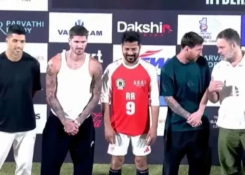 हैदराबाद में राहुल गांधी से मिले लियोनल मेसी, गिफ्ट में दी स्पेशल जर्सी, देखें VIDEO