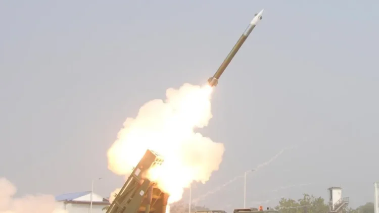 DRDO ने किया पिनाका लॉन्ग रेंज गाइडेड रॉकेट का सफल परीक्षण, जानिए कितनी है इसकी रेंज