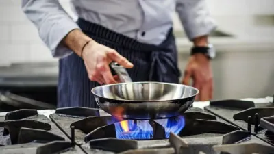 PNG Price Cut: सस्ती हुई रसोई गैस, PNG के दामों में कटौती की घोषणा- जानें नई कीमतें