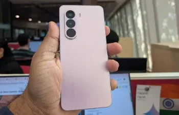 Realme P4x 5G: 7000mAh बैटरी के साथ Realme ने लॉन्च किया Realme P4x 5G, जानें कीमत और फीचर्स