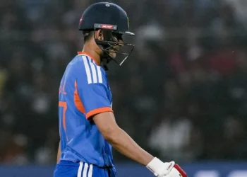 टीम इंडिया के लिए बोझा बनता जा रहा ये खिलाड़ी, वर्ल्ड कप से पहले बढ़ गई टेंशन