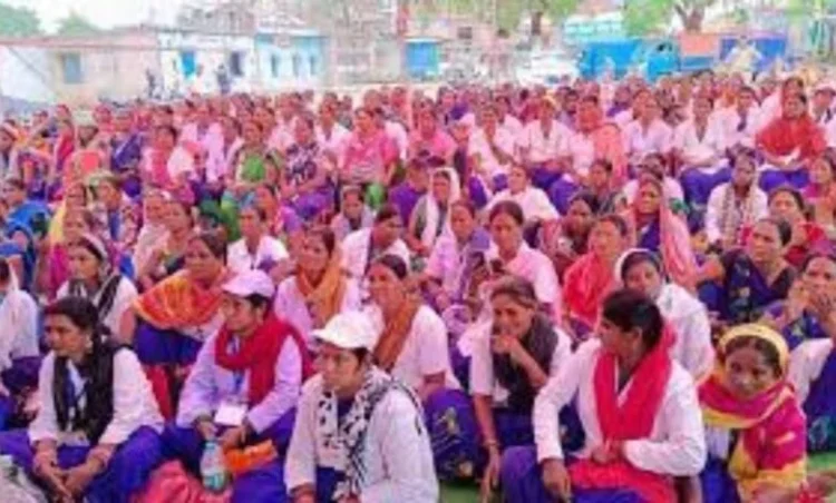 Chhattisgarh news today: छत्तीसगढ़ सरकार का बड़ा फैसला;अब हर महीने स्वच्छता दीदियों को मिलेगा 8 हजार रुपए मानदेय, आदेश जारी