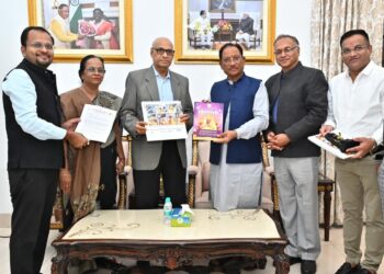 पूर्व राज्यपाल श्री रमेश बैस ने मुख्यमंत्री श्री विष्णु देव साय से की सौजन्य मुलाकात