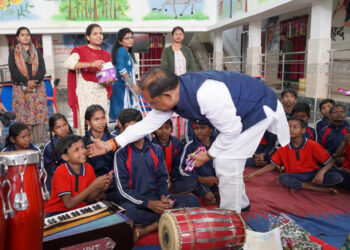 दिव्यांग बच्चों के बीच पहुंचे मुख्यमंत्री श्री साय