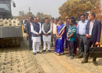 सड़क निर्माण कार्य गुणवत्ता युक्त और समय-सीमा में करें पूरा- मुख्यमंत्री श्री साय