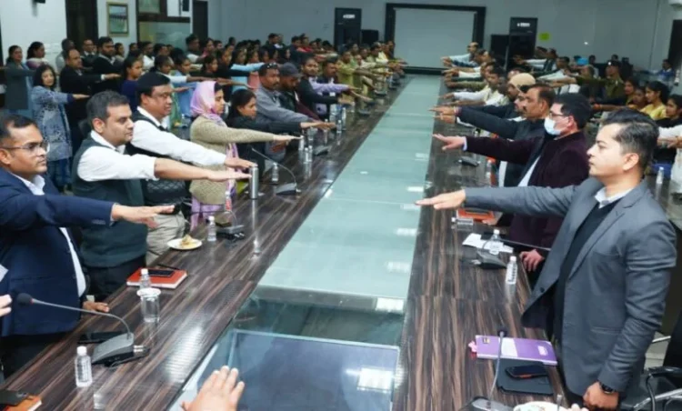 Raigarh News: राष्ट्रीय सड़क सुरक्षा माह एवं महिला सुरक्षा जन-जागरूकता अभियान का हुआ भव्य शुभारंभ