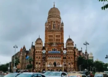 मुंबई बीएमसी का मेयर बनने अभी एक हफ़्ते का और समय लग सकता है। बीएमसी में भाजपा जीत की ओर अग्रसर है