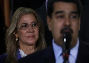 राष्ट्रपति के बेडरूम तक पहुंचे अमेरिकी सेना। वेनेजुएला के राष्ट्रपति और उनकी पत्नी को किया कब्ज