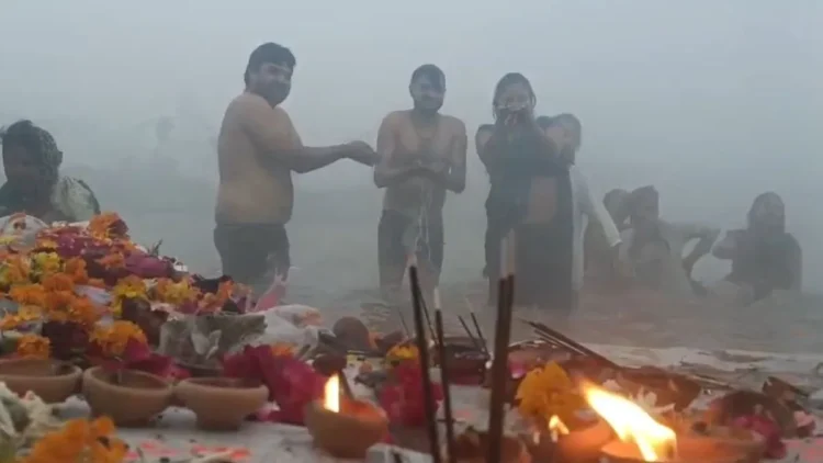 मौनी अमावस्या के मौके पर करोड़ों श्रद्धालु दूर दूर से संगम में डुबकी लगाने पहुंचेंगे।