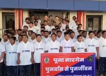 Chhatisgarh news: छत्तीसगढ के सुरक्षाबलों को मिली बड़ी सफलता दंतेवाड़ा जिले में 63 नक्सलियों ने किया आत्मसमर्पण