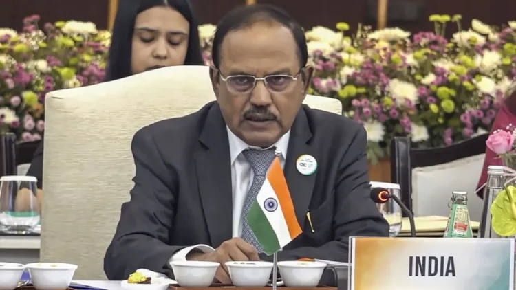 NSA अजित डोवल ने देश के दुश्मनों पर कड़े प्रहार किए। जानिए संवाद के दौरान उन्होंने क्या कहा।