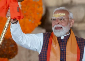 PM Modi सोमनाथ के दौरे पर हैं। मंदिर की रक्षा के लिए अपना सर्वस्व न्योछावर कर देने वाले लोगों को श्रद्धांजलि दी।