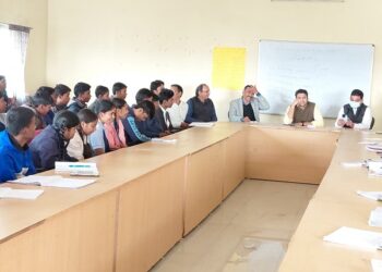 Raigarh news: कक्षा 10वीं एवं 12वीं के विद्यार्थियों के लिए तीन दिवसीय आवासीय कोचिंग शिविर का किया गया आयोजन ।कलेक्टर मयंक चतुर्वेदी ने किया मार्गदर्शन