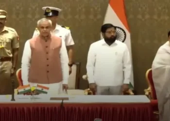 दिवंगत उपमुख्यमंत्री अजीत पवार की पत्नी सुनेत्रा पवार ने लोक भवन में उपमुख्यमंत्री पद के लिए लिया शपथ।