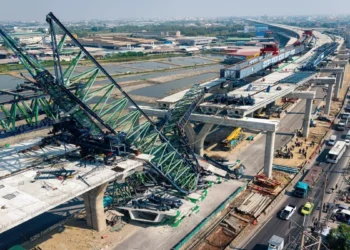 आज फिर हुआ थाईलैंड में हादसा निर्माण क्रेन गिरने से गई 2 लोगों की जान।