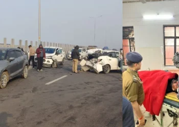 UP के बागपत जिले में कोहरे के कारण हुआ बड़ा सड़क हादसा। कई गाड़िया आपस मे टकराई।