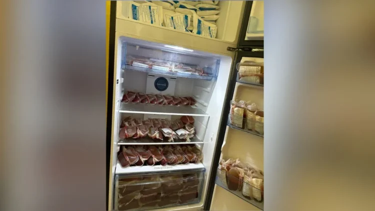 तेलंगाना में खून के अवैध व्यापार।पुलिस ने भारी मात्रा में भेड़ और बकरियों का खून जब्त किया है।