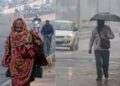 Weather Update: पहाड़ों में बर्फबारी हो रही है। बारिश व ठंड हवा होने की है संभावना।