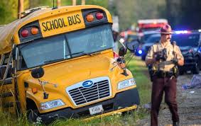 Chhatisgarh news: छत्तीसगढ़ क्लब के सामने स्कूल जा रहे बच्चों का हुआ एक्सीडेंट। एक की गई जान।