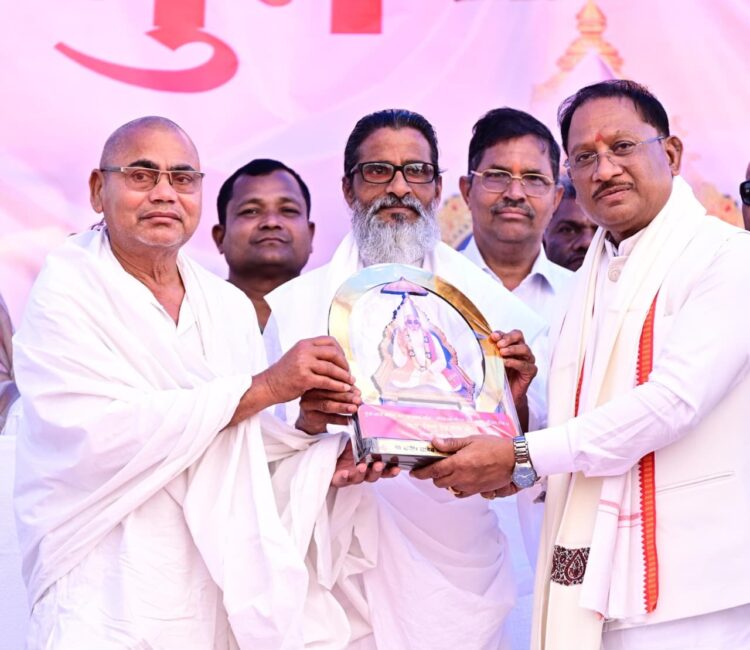 संत कबीर की वाणी समाज को जोड़ती है, सरकार का संकल्प जनजीवन संवारता है : मुख्यमंत्री श्री विष्णु देव साय