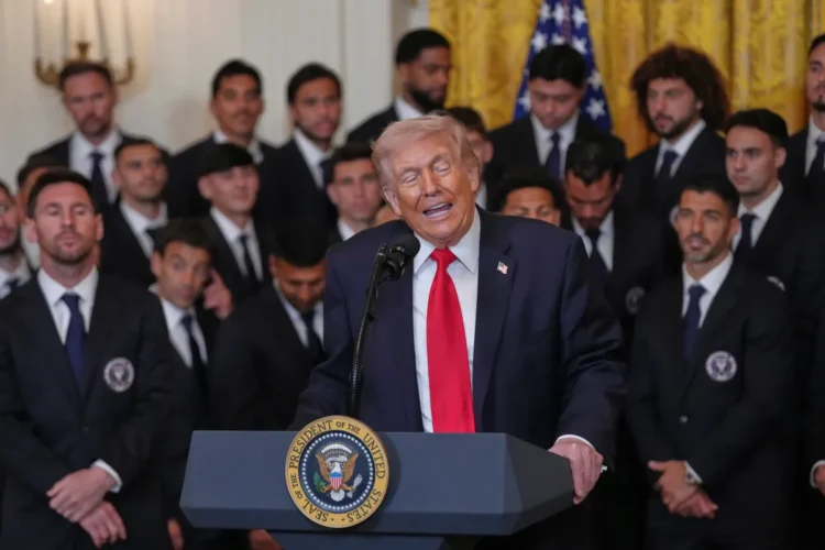 ईरान के साथ बिना शर्त सरेंडर के अलावा कोई डील नहीं”, अमेरिका के राष्ट्रपति ट्रंप का बड़ा बयान