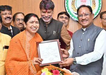 मुख्यमंत्री श्री विष्णु देव साय से नवनिर्वाचित राज्यसभा सदस्य श्रीमती लक्ष्मी वर्मा ने की सौजन्य मुलाकात